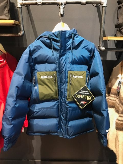 19FW Supreme GORE-TEX 700FILL Down Parka Supreme GORE-TEX 700-Fill