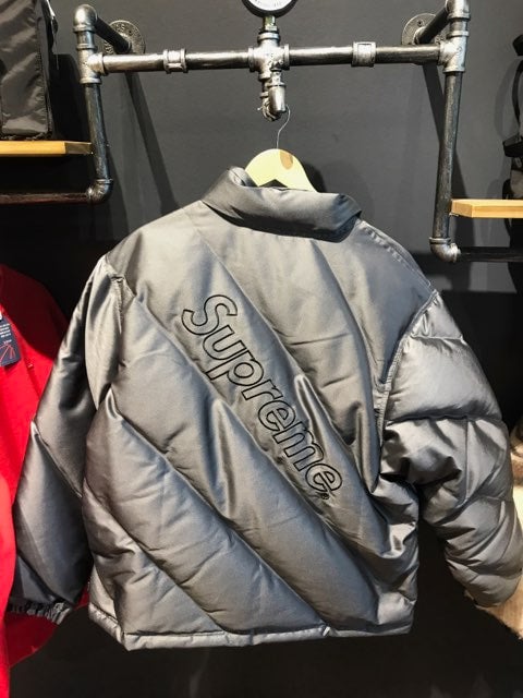 ジャケット・アウター Supreme Iridescent Puffy Jacket Black Supreme Puffy Jacket Black Iridescent Sz L | Chance's